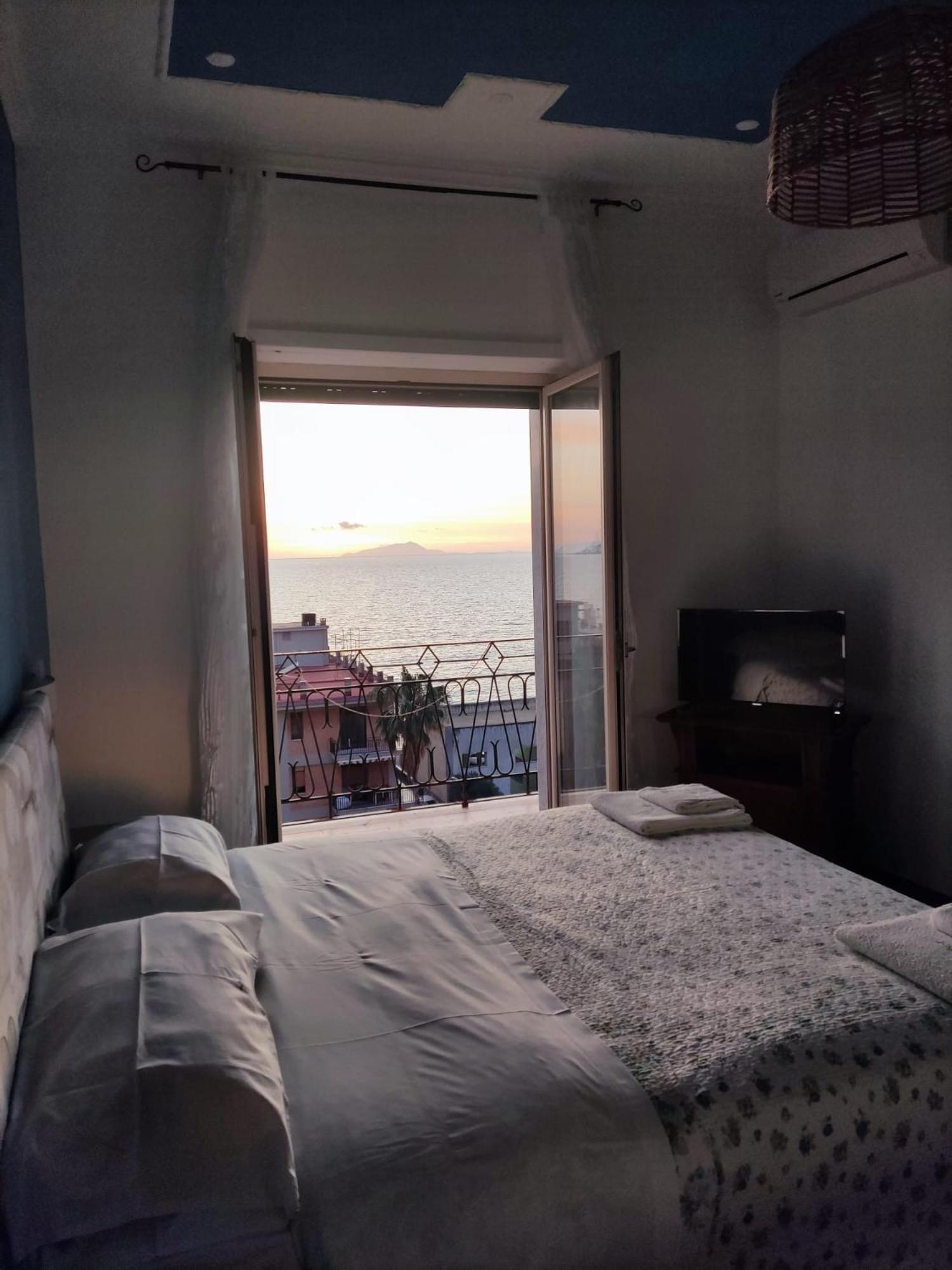 Apartamento House Of Sun 2016 Castellammare di Stabia Exterior foto